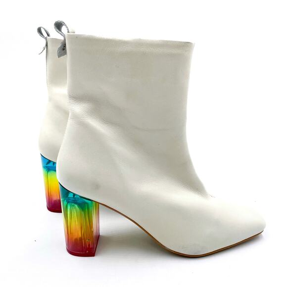 Kurt Geiger Rainbow Strut Heeled Boots Ivory Square Toe Block‎ Heel Sz 38.5 / 8 - Picture 1 of 10